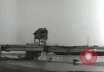 Standbild Bombe beschädigte rail road Station Hamm Deutschland, 1945, aus Sekunde 17 historischem Filmmaterial Videoclip 65675062218
