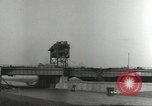 Standbild Bombe beschädigte rail road Station Hamm Deutschland, 1945, aus Sekunde 18 historischem Filmmaterial Videoclip 65675062218