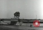 Standbild Bombe beschädigte rail road Station Hamm Deutschland, 1945, aus Sekunde 19 historischem Filmmaterial Videoclip 65675062218