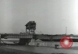 Standbild Bombe beschädigte rail road Station Hamm Deutschland, 1945, aus Sekunde 24 historischem Filmmaterial Videoclip 65675062218