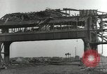 Standbild Bombe beschädigte rail road Station Hamm Deutschland, 1945, aus Sekunde 27 historischem Filmmaterial Videoclip 65675062218
