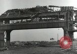 Standbild Bombe beschädigte rail road Station Hamm Deutschland, 1945, aus Sekunde 28 historischem Filmmaterial Videoclip 65675062218