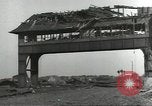 Standbild Bombe beschädigte rail road Station Hamm Deutschland, 1945, aus Sekunde 29 historischem Filmmaterial Videoclip 65675062218