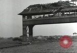 Standbild Bombe beschädigte rail road Station Hamm Deutschland, 1945, aus Sekunde 30 historischem Filmmaterial Videoclip 65675062218