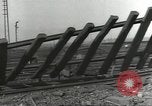 Standbild Bombe beschädigte rail road Station Hamm Deutschland, 1945, aus Sekunde 38 historischem Filmmaterial Videoclip 65675062218