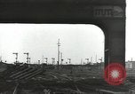 Standbild Bombe beschädigte rail road Station Hamm Deutschland, 1945, aus Sekunde 52 historischem Filmmaterial Videoclip 65675062218