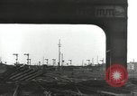 Standbild Bombe beschädigte rail road Station Hamm Deutschland, 1945, aus Sekunde 54 historischem Filmmaterial Videoclip 65675062218