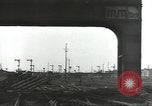 Standbild Bombe beschädigte rail road Station Hamm Deutschland, 1945, aus Sekunde 55 historischem Filmmaterial Videoclip 65675062218