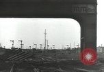 Standbild Bombe beschädigte rail road Station Hamm Deutschland, 1945, aus Sekunde 60 historischem Filmmaterial Videoclip 65675062218