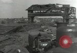 Image bombe d'un rail endommagé road station Hamm Allemagne, 1945, de la seconde 4 séquences d'archives historiques vidéo 65675062219