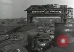 Image bombe d'un rail endommagé road station Hamm Allemagne, 1945, de la seconde 6 séquences d'archives historiques vidéo 65675062219