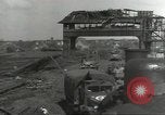 Image bombe d'un rail endommagé road station Hamm Allemagne, 1945, de la seconde 8 séquences d'archives historiques vidéo 65675062219