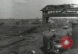 Image bombe d'un rail endommagé road station Hamm Allemagne, 1945, de la seconde 10 séquences d'archives historiques vidéo 65675062219