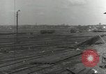 Image bombe d'un rail endommagé road station Hamm Allemagne, 1945, de la seconde 14 séquences d'archives historiques vidéo 65675062219