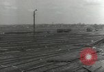 Image bombe d'un rail endommagé road station Hamm Allemagne, 1945, de la seconde 15 séquences d'archives historiques vidéo 65675062219