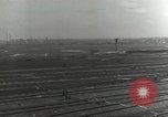 Image bombe d'un rail endommagé road station Hamm Allemagne, 1945, de la seconde 20 séquences d'archives historiques vidéo 65675062219