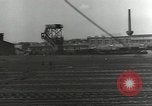 Image bombe d'un rail endommagé road station Hamm Allemagne, 1945, de la seconde 30 séquences d'archives historiques vidéo 65675062219