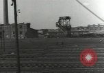 Image bombe d'un rail endommagé road station Hamm Allemagne, 1945, de la seconde 31 séquences d'archives historiques vidéo 65675062219