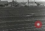 Image bombe d'un rail endommagé road station Hamm Allemagne, 1945, de la seconde 35 séquences d'archives historiques vidéo 65675062219
