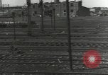 Image bombe d'un rail endommagé road station Hamm Allemagne, 1945, de la seconde 42 séquences d'archives historiques vidéo 65675062219