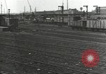 Image bombe d'un rail endommagé road station Hamm Allemagne, 1945, de la seconde 52 séquences d'archives historiques vidéo 65675062219