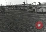 Image bombe d'un rail endommagé road station Hamm Allemagne, 1945, de la seconde 54 séquences d'archives historiques vidéo 65675062219
