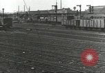 Image bombe d'un rail endommagé road station Hamm Allemagne, 1945, de la seconde 55 séquences d'archives historiques vidéo 65675062219