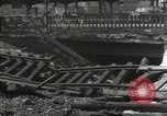 Standbild Bombe beschädigte rail road Station Hamm Deutschland, 1945, aus Sekunde 8 historischem Filmmaterial Videoclip 65675062220