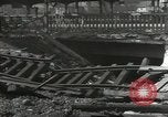 Standbild Bombe beschädigte rail road Station Hamm Deutschland, 1945, aus Sekunde 10 historischem Filmmaterial Videoclip 65675062220
