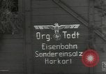 Standbild Bombe beschädigte rail road Station Hamm Deutschland, 1945, aus Sekunde 19 historischem Filmmaterial Videoclip 65675062220