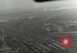 Standbild Bombe beschädigte rail road Station Hamm Deutschland, 1945, aus Sekunde 21 historischem Filmmaterial Videoclip 65675062221