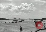 Standbild USA Soldaten einrichten Positionen auf Guam Guam Marianen, 1944, aus Sekunde 8 historischem Filmmaterial Videoclip 65675062232