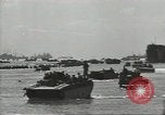 Standbild USA Soldaten einrichten Positionen auf Guam Guam Marianen, 1944, aus Sekunde 21 historischem Filmmaterial Videoclip 65675062232