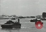 Standbild USA Soldaten einrichten Positionen auf Guam Guam Marianen, 1944, aus Sekunde 24 historischem Filmmaterial Videoclip 65675062232
