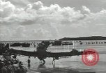 Standbild USA Soldaten einrichten Positionen auf Guam Guam Marianen, 1944, aus Sekunde 27 historischem Filmmaterial Videoclip 65675062232