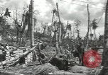 Standbild USA Soldaten einrichten Positionen auf Guam Guam Marianen, 1944, aus Sekunde 36 historischem Filmmaterial Videoclip 65675062232