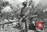 Standbild USA Soldaten einrichten Positionen auf Guam Guam Marianen, 1944, aus Sekunde 46 historischem Filmmaterial Videoclip 65675062232