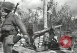 Standbild USA Soldaten einrichten Positionen auf Guam Guam Marianen, 1944, aus Sekunde 47 historischem Filmmaterial Videoclip 65675062232