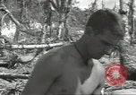 Standbild USA Soldaten einrichten Positionen auf Guam Guam Marianen, 1944, aus Sekunde 51 historischem Filmmaterial Videoclip 65675062232