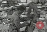 Standbild USA Soldaten einrichten Positionen auf Guam Guam Marianen, 1944, aus Sekunde 56 historischem Filmmaterial Videoclip 65675062232