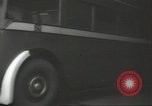 Immagine di Conduttore di donna raccoglie le tariffe in filobus nella seconda guerra mondiale Londra Inghilterra Regno Unito, 1941, secondo 3 filmato di repertorio 65675062253
