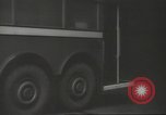 Immagine di Conduttore di donna raccoglie le tariffe in filobus nella seconda guerra mondiale Londra Inghilterra Regno Unito, 1941, secondo 8 filmato di repertorio 65675062253