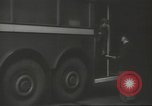 Immagine di Conduttore di donna raccoglie le tariffe in filobus nella seconda guerra mondiale Londra Inghilterra Regno Unito, 1941, secondo 19 filmato di repertorio 65675062253