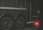 Immagine di Conduttore di donna raccoglie le tariffe in filobus nella seconda guerra mondiale Londra Inghilterra Regno Unito, 1941, secondo 20 filmato di repertorio 65675062253