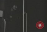 Immagine di Conduttore di donna raccoglie le tariffe in filobus nella seconda guerra mondiale Londra Inghilterra Regno Unito, 1941, secondo 31 filmato di repertorio 65675062253