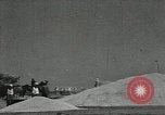 Standbild Sowjetischen Bauern Schneid- und Dreschwerk Stiele von Korn während Zweiten Weltkrieg Sowjetunion, 1941, aus Sekunde 40 historischem Filmmaterial Videoclip 65675062264