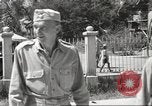 Immagine di Americani prigionieri di guerra Filippine, 1945, secondo 1 filmato di repertorio 65675062298
