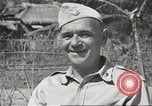 Immagine di Americani prigionieri di guerra Filippine, 1945, secondo 19 filmato di repertorio 65675062298