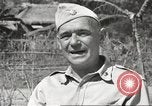 Immagine di Americani prigionieri di guerra Filippine, 1945, secondo 29 filmato di repertorio 65675062298