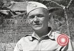 Immagine di Americani prigionieri di guerra Filippine, 1945, secondo 33 filmato di repertorio 65675062298